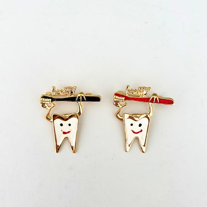 Fırçadan Sarkan Dişçi Broş