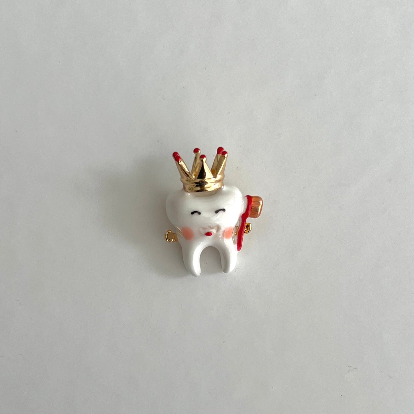 Taçlı Dişçi Broş