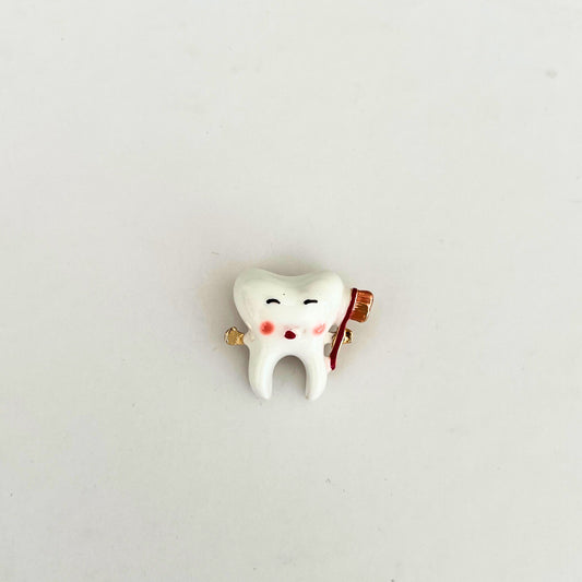 Sevimli Dişçi Broş 🦷