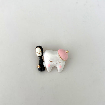 Fırçalı Dişçi Broş