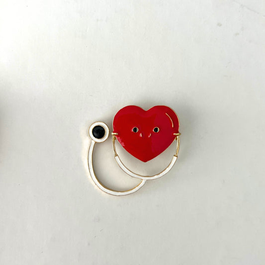 Gülen Steteskop Broş